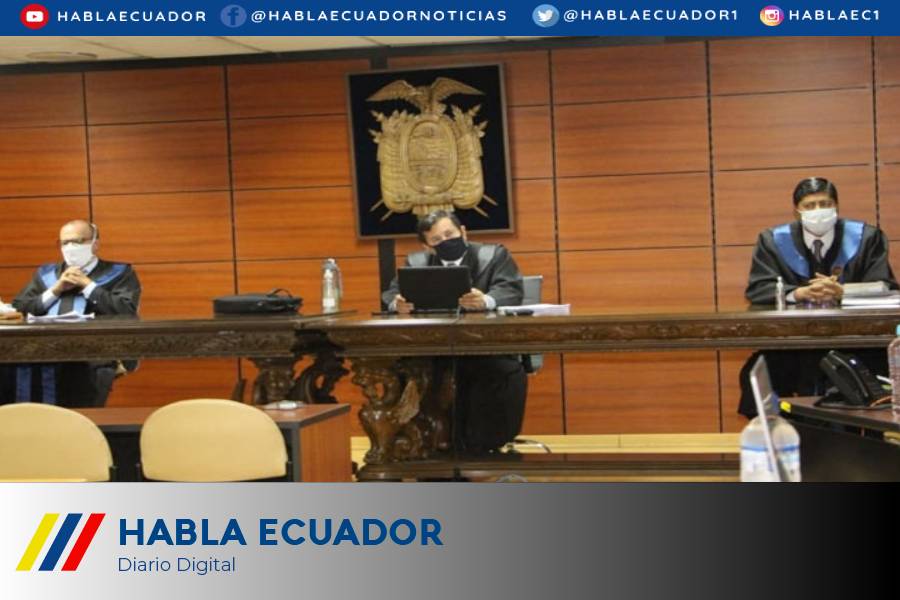 Tribunal de la Corte Nacional de Justicia, integrado por los jueces Iván León, Javier de la Cadena y José Layedra.